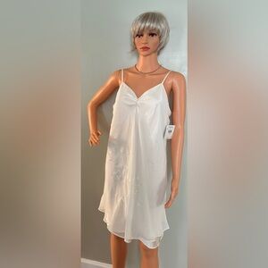 Valerie Stevens White Floral Nightgown